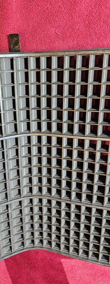 Oldsmobile Cutlass Supreme Calais 1981-1986 derecha  Foto 4 de 4