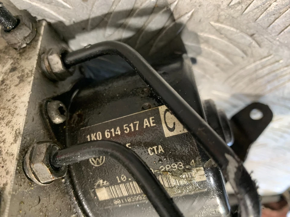 Volkswagen Golf 2006 módulo de control de bomba ABS 1K0614517AE #2 Foto 4 de 4