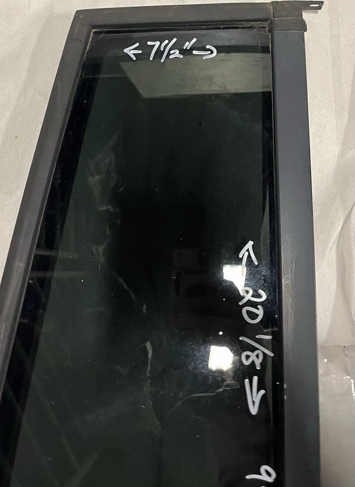 Jeep Grand Cherokee 1997-2004 ventana de ventilación de fábrica puerta trasera derecha ventilación vidrio Foto 3 de 4