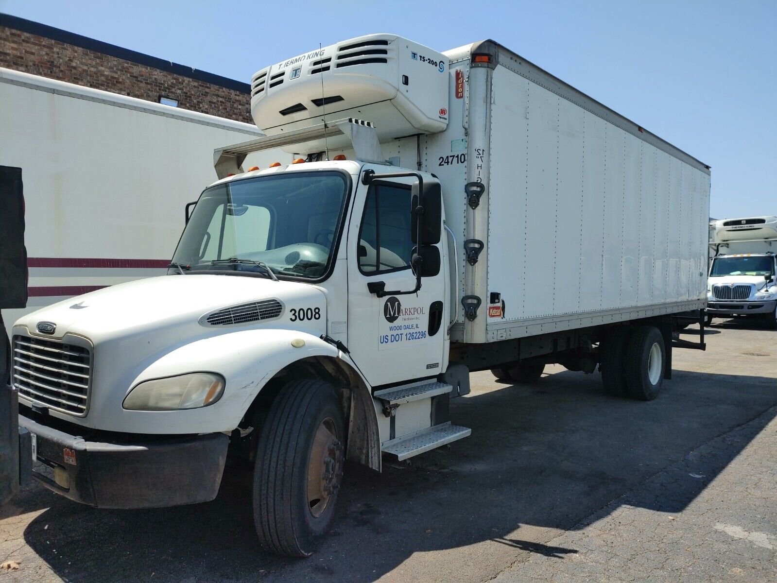 Freightliner M2 106 Box Truck - Refrigerated body