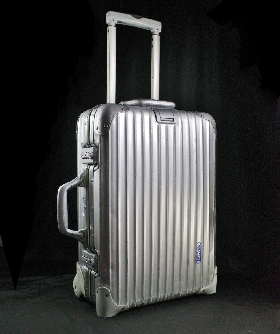 RIMOWA 920.52 TOPAS TSA cabin trolley 2 wheels 35L out of RIMOWA 920.52 TOPAS TSA cabin trolley 2 wheels 35L out of