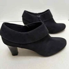 Coach And Four Black Cuffed Booties Size 8 Faux Suede Side Zipper Shoes