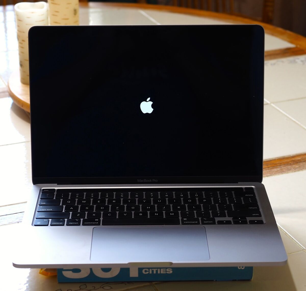 Apple MacBook Pro 13 2020 1tb SSD M1 8-Core 16GB Touch Bar Private Seller Mntrey | eBay Apple MacBook Pro 13 2020 1tb SSD M1 8-Core 16GB Touch Bar Private Seller Mntrey | eBay