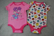 Baby Girls 2 LOT BODYSUIT Sesame St ABBY CADABBY Big Bird Elmo 12 18 24 mo