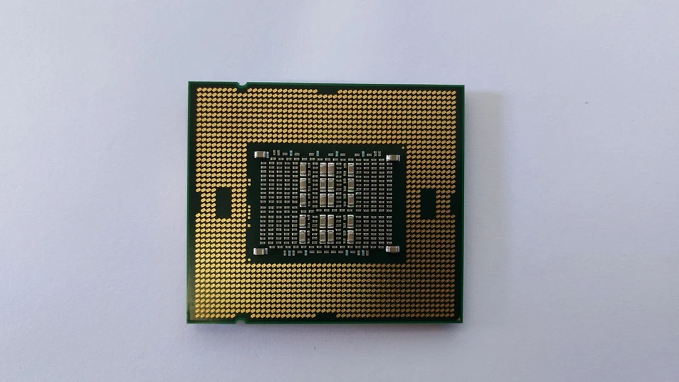 Genuine Intel Xeon E7-2830 8 Core 16 Thread LGA1567 CPU Processor 2.13-2.40GHz - Image 2 of 2