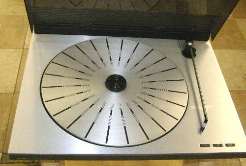 Bang & Olufsen RX-2 Type 5833 Turntable for Parts or Repairs