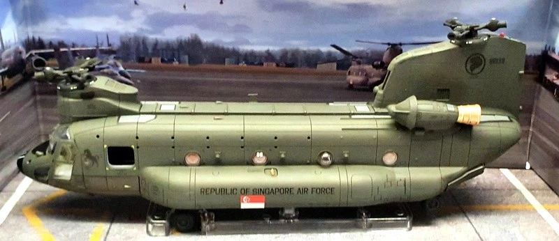 Forces of Valor 1/72 Scale 821005D - RSAF Chinook CH-47SD 127 Sqn - Image 3 of 4