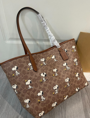 New COACH x PEANUTS CBJ89 City Tote Bag Signature Coated Canvas
