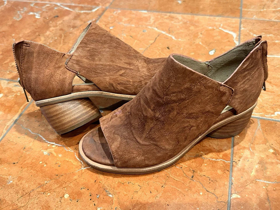 TACONES GRUESOS DE CUERO DE LADRILLO BLANDO CARLEIGH SHOOTIES PEEP TOE 6 M NUEVOS SIN CAJA Foto 3 de 4