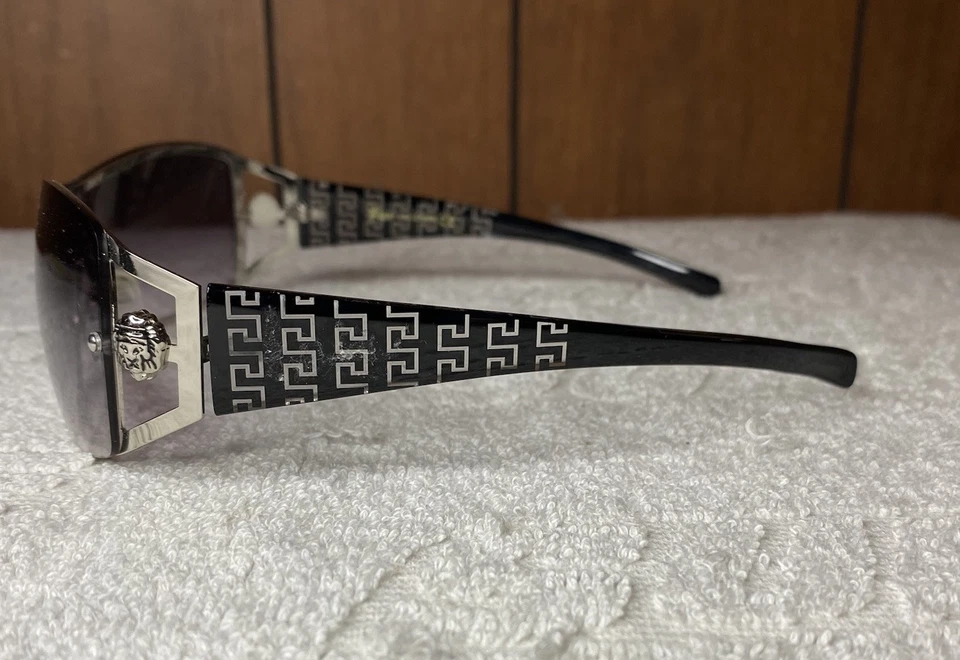 GAFAS DE SOL KHAN ENVOLVENTES CON LENTES PROTECTORAS DE UNA PIEZA Foto 3 de 4