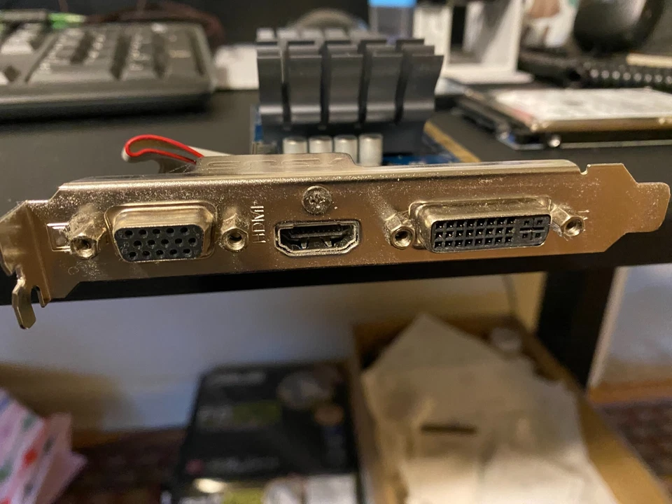 ASUS EN210 SILENT/DI/1GD3/V2(LP)1GB DDR3 PCIE 2.0VGA HDMI DVI-I GRAPCARD ULEB2-2 - Image 2 of 3