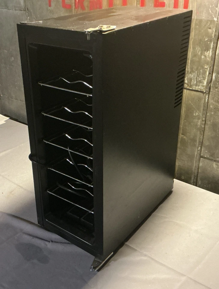 Bodega Haier 12 Botellas Modelo #HVW12ABB - Ver Descripción del Artículo - Salvamento Foto 3 de 4