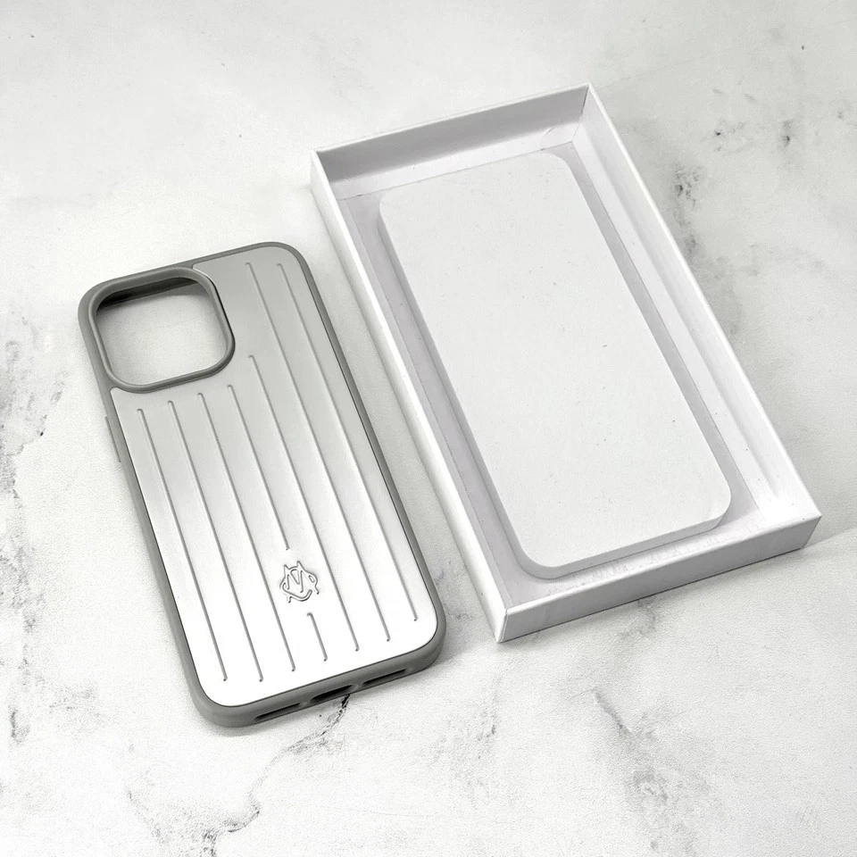 Funda de aluminio Rimowa para iPhone 16 ProMAX titanio Foto 3 de 4