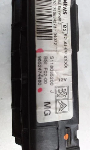 9652474480 Caja Reles/Fusibles para CITROEN C3 1.4 HDi Audace 1995 526690 - Imagen 2 de 8