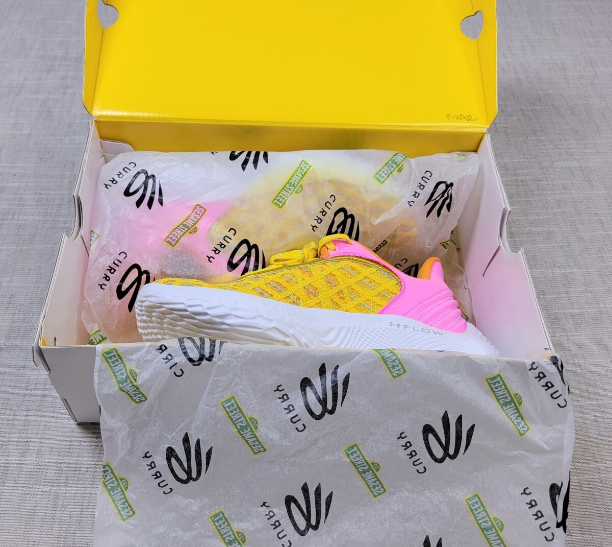 Under Armour Curry Flow 9 Sesame Street Sneakers GS 4Y Under Armour Curry Flow 9 Sesame Street Sneakers GS 4Y