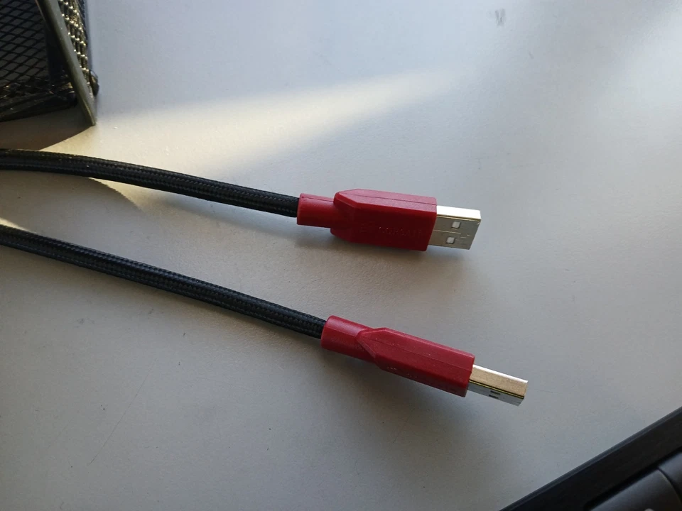 Corsair R70 Gaming Keyboard RGB W/ Removable Keys - Black - Tested - Image 4 of 4