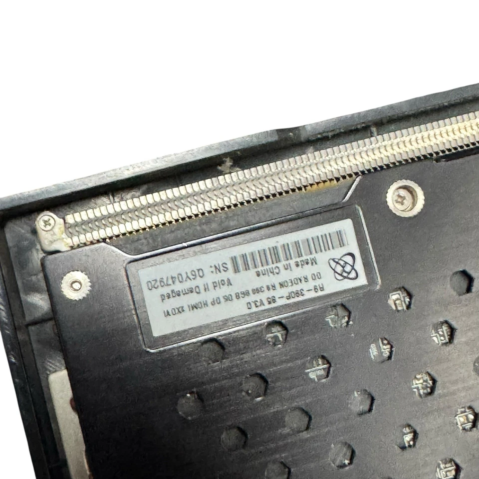 XFX AMD Radeon R9 390 8GB GDDR5 Graphics Card R9-390P-85 - Image 2 of 3