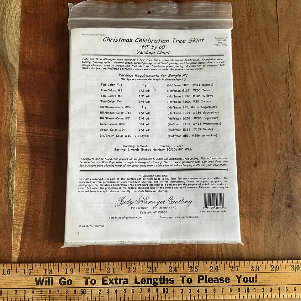 JUDY NIEMEYER "CHRISTMAS CELEBRATION" TREE SKIRT 60"x60" QUILTWORX 2008 - Image 2 of 2