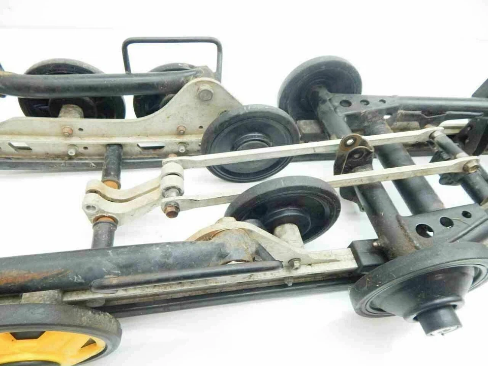 Brazos de rieles de deslizamiento de suspensión trasera Ski Doo MXZ 800R 2008 XP Adrenaline Foto 3 de 4