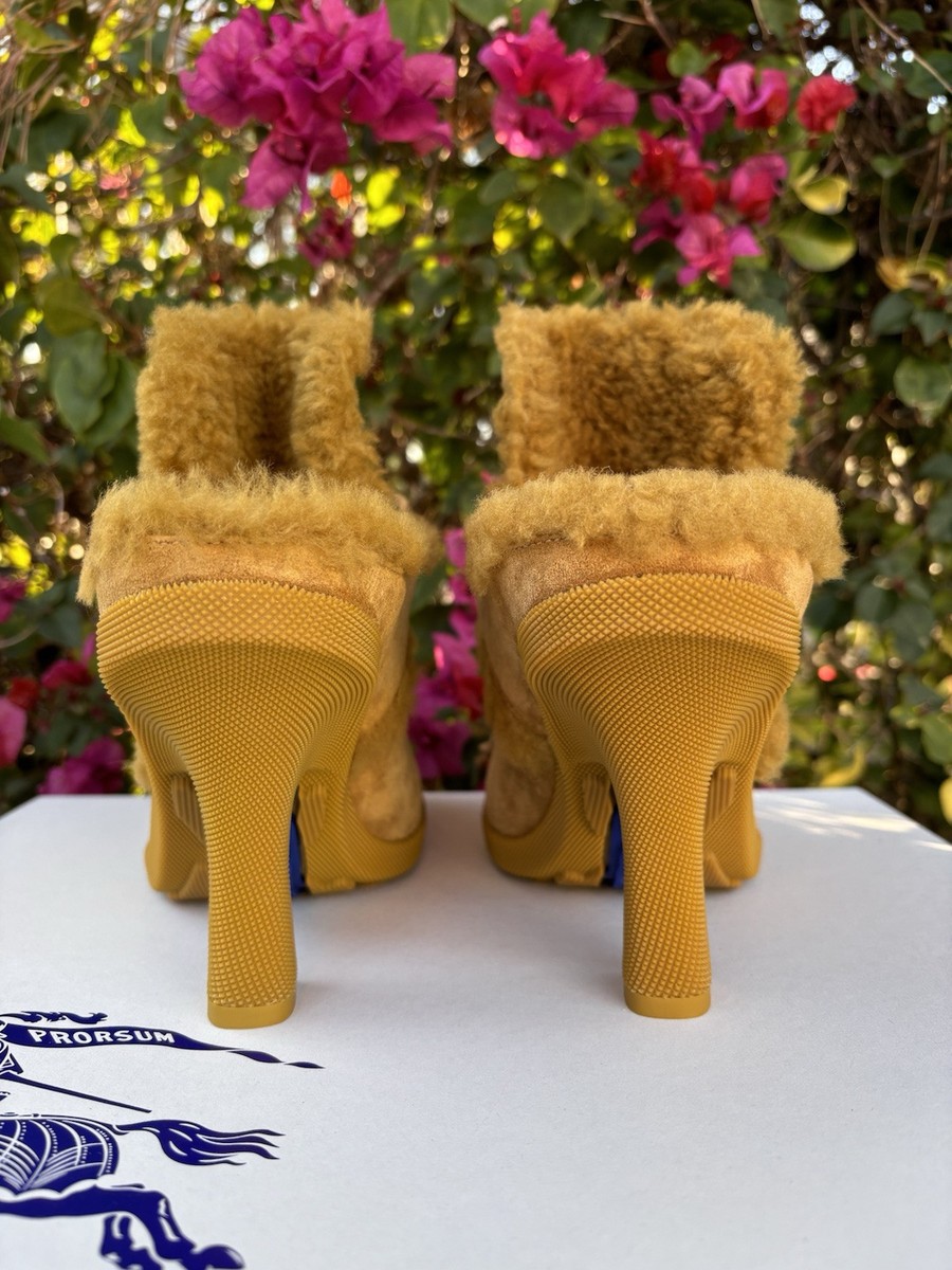 NIB $1550 Burberry Suede and Shearling Highland Mules Tan Sz