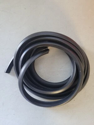 vespa acma 125. Joint noir pour ailes - Photo 1/2
