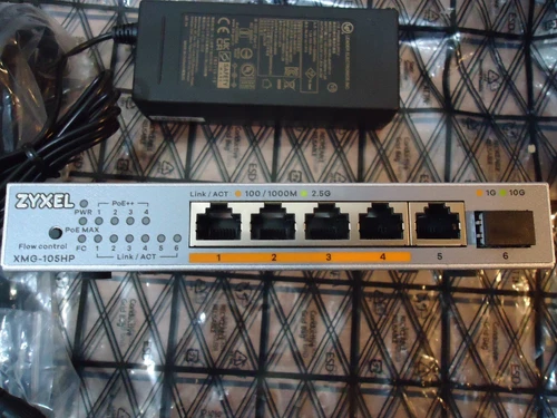 Zyxel XMG-105HP 2.5G Ethernet 100/1000/2500 + 10Gb SFP+ POE 70W 5 Port Multi-Gig