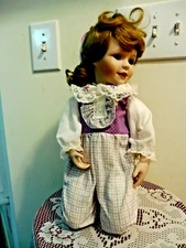 KNOWLES / CINDY McCLURE PORCELAIN & CLOTH DOLL "SHELLEY"