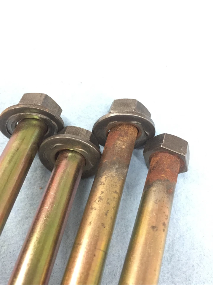 DATSUN 240Z 260Z 280Z 280ZX (R200) PERNOS DE MONTAJE DIFERENCIAL OEM Foto 2 de 3