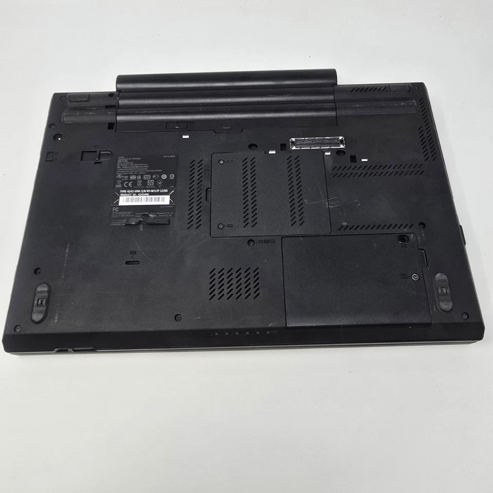 Lenovo Thinkpad T520 15" i5 2540M @ 2.4GHz 4GB RAM 250GB SSD Como Nuevo Linux BN Foto 3 de 4