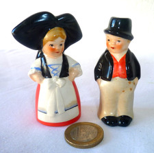 ANCIENNE PAIRE DE SALERON COUPLE D'ALSACIENS EN PORCELAINE