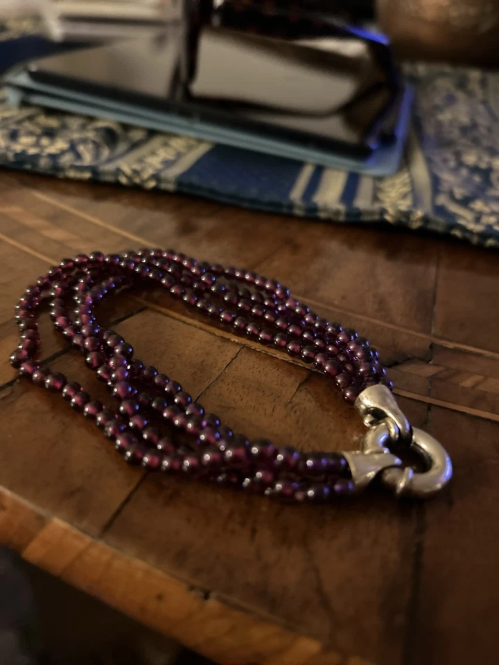 Bel Bracciale 4 Fili Di Granatine Chiusura Argento - Immagine 3 di 3