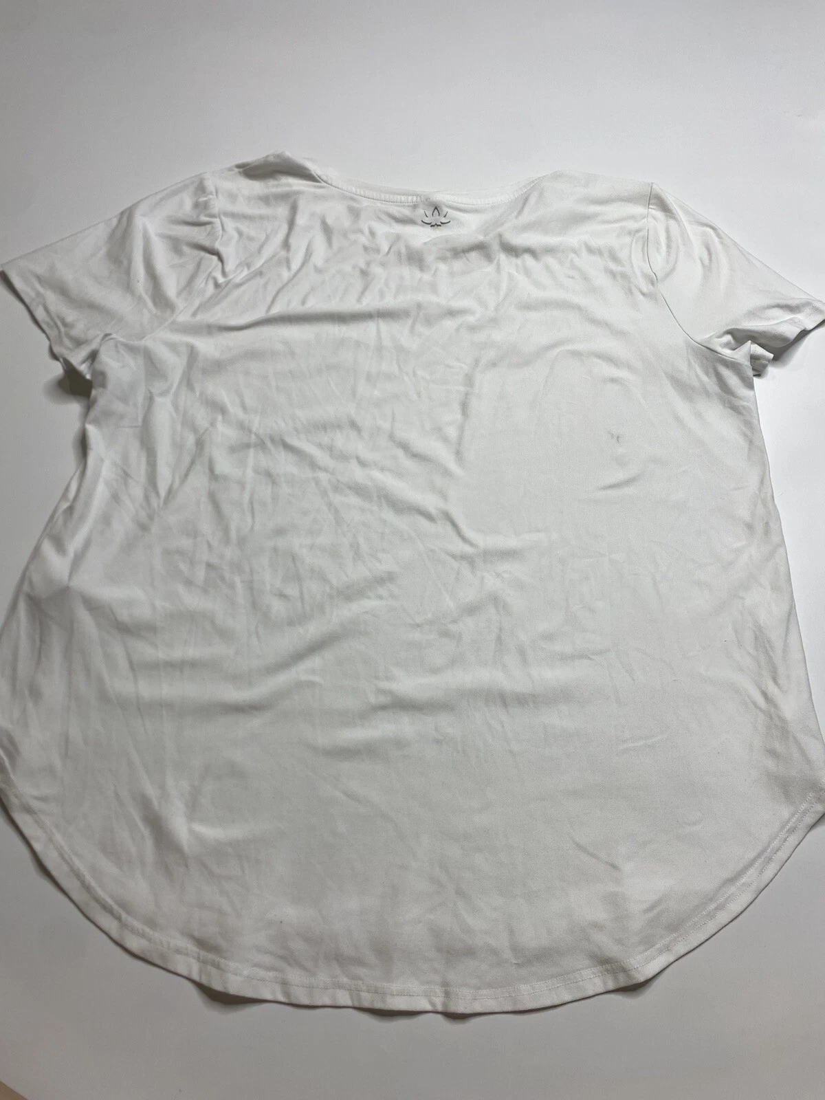 beyond-yoga featherweight on the down low small stain shirt