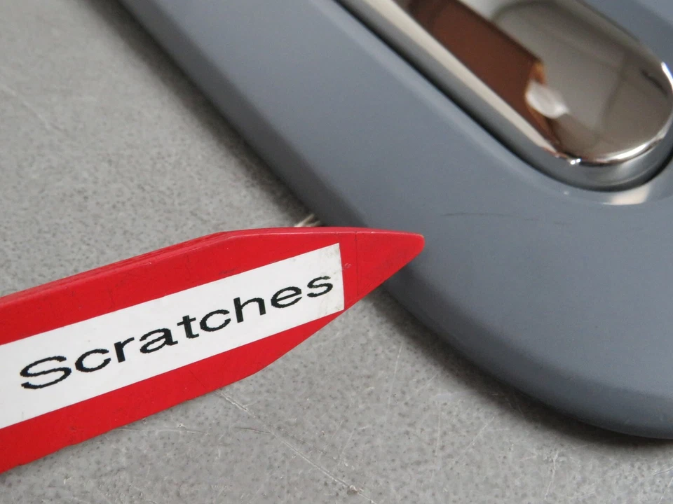 2014 2015 2016 2017 FIAT 500L RIGHT SIDE REAR DOOR LOWER MOLDING - Image 4 of 4