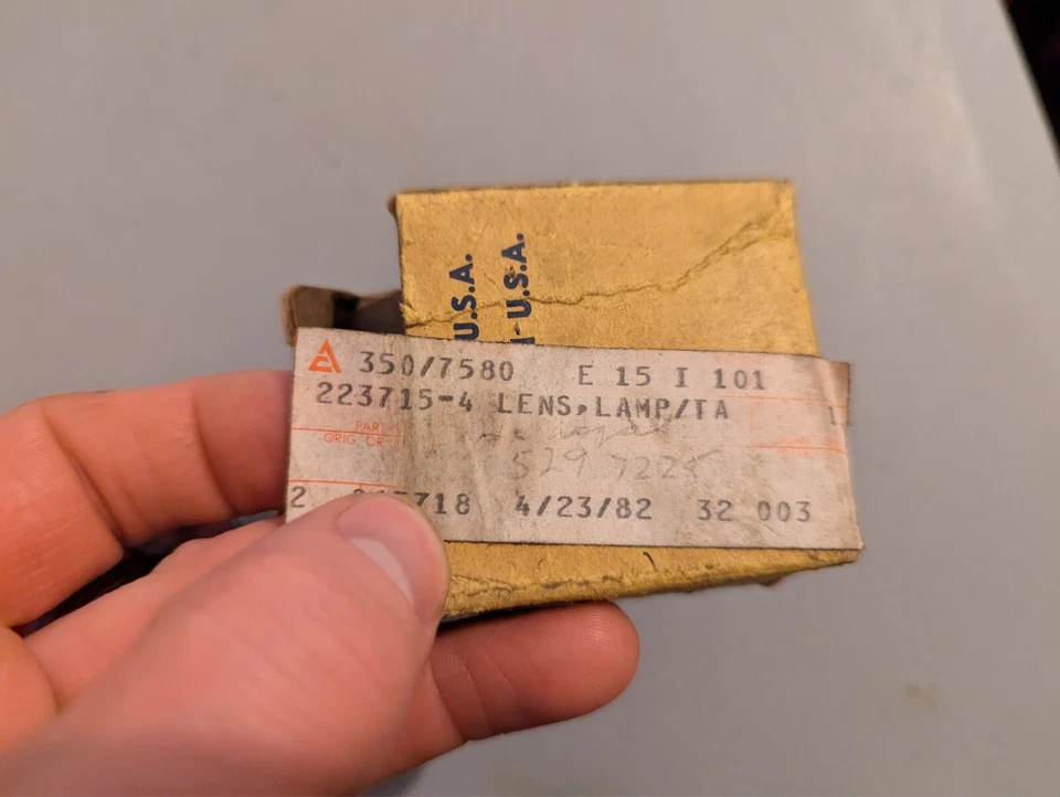 New Genuine Allis Chalmers Lamp Lens 223715-4 - Image 4 of 4