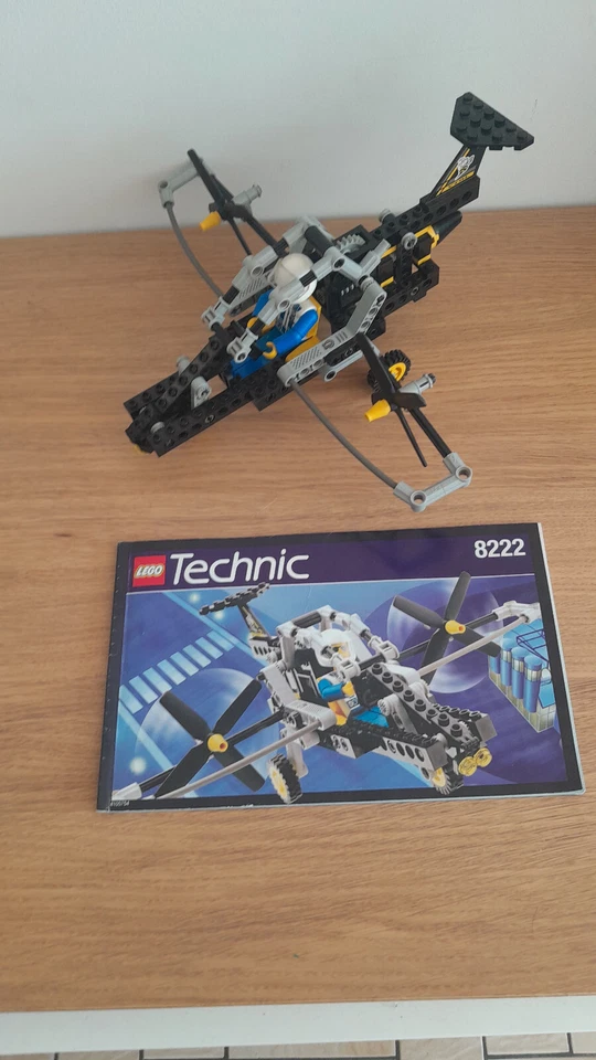 LEGO Technic 8222 V-TOL, photo 1 sur 5