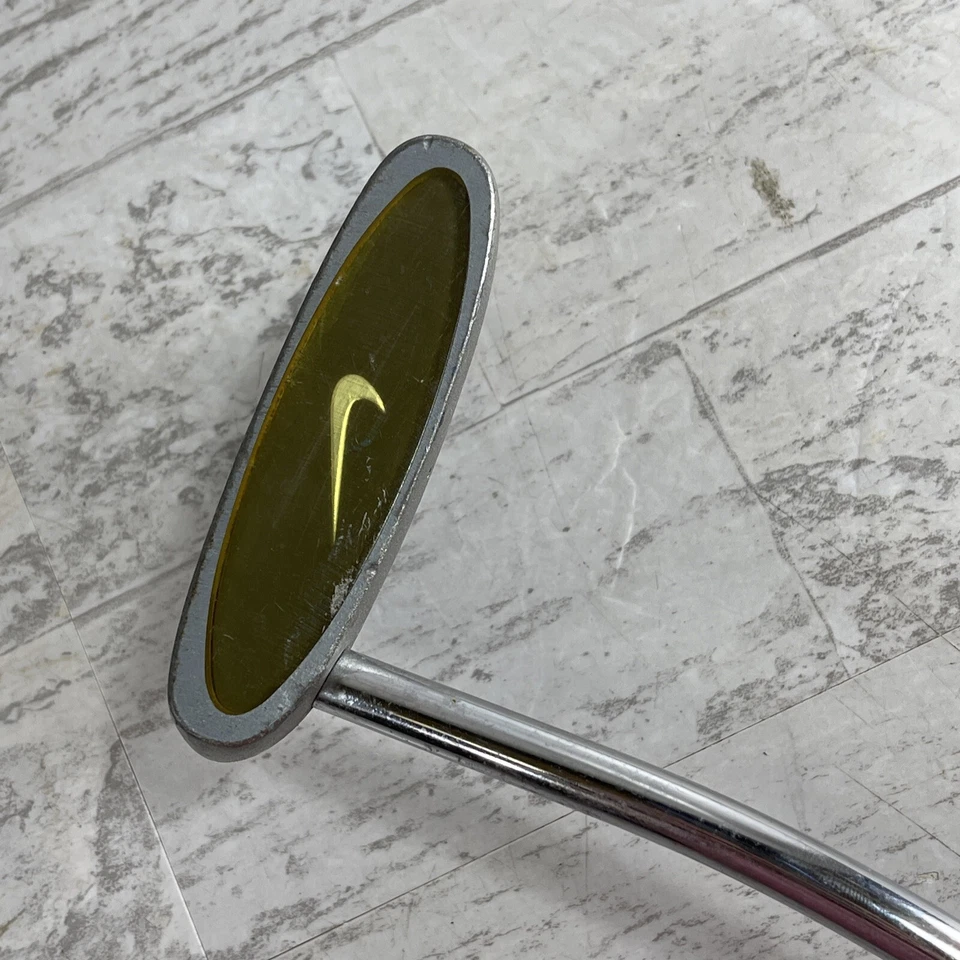 NIKE GOLF 31” ETAPA 3 NIÑOS JÓVENES MAZO ESTILO PUTTER. Borde amarillo. Foto 2 de 4