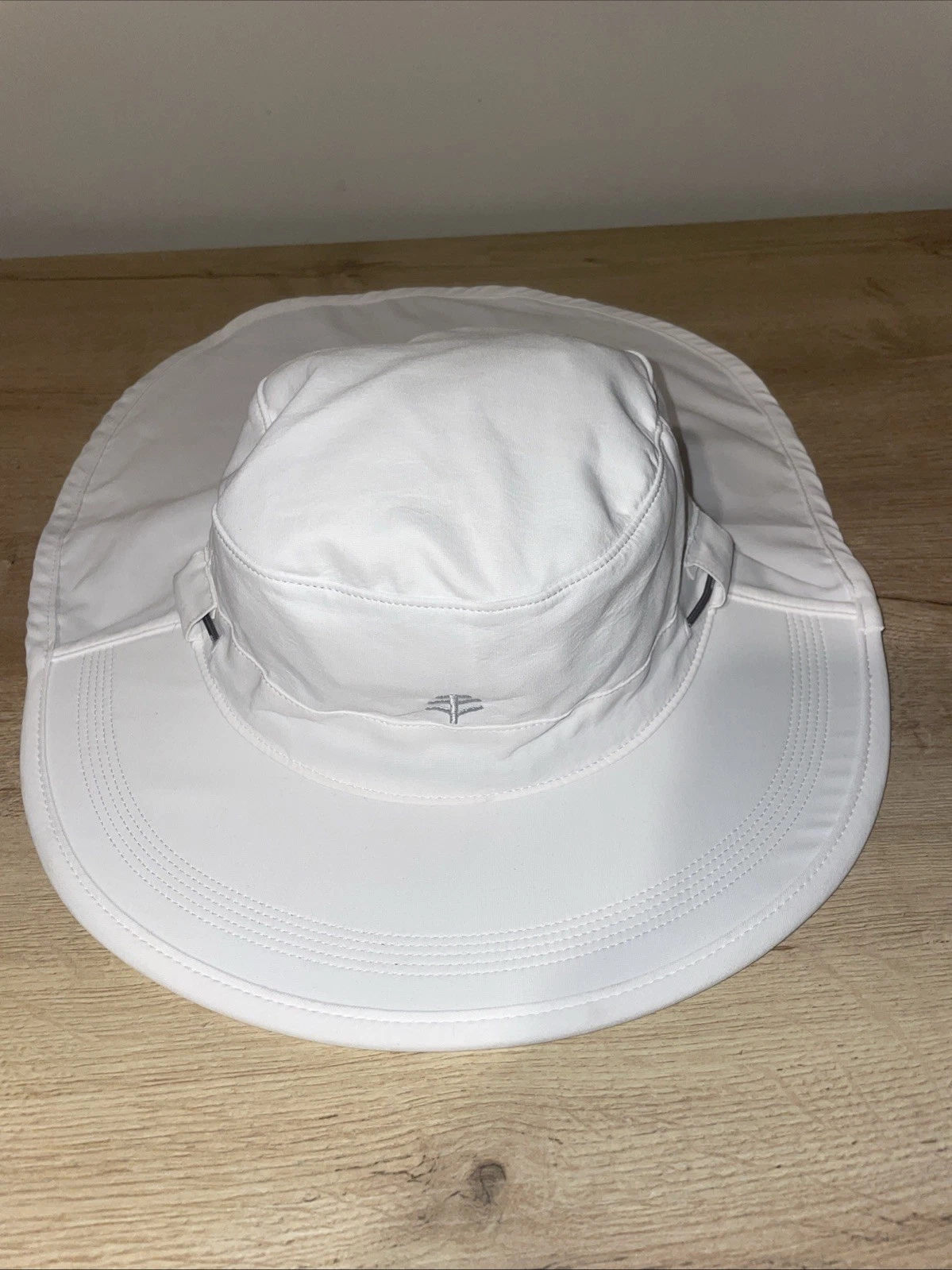 White Coolibar UPF 50+ Unisex Explorer Adult Size Small/Medium Hat - Neck Drape