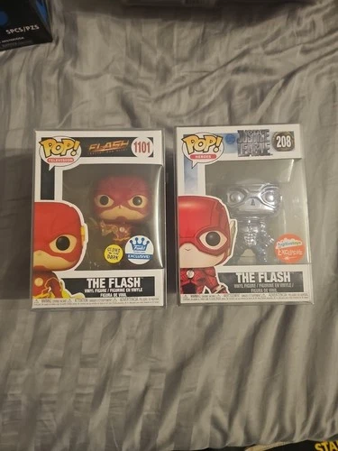 FUNKO POP THE FLASH LOT #1101 EXCLUSIVE G.I.T.D. # 208 FUGITIVE TOYS EXCL. MINT