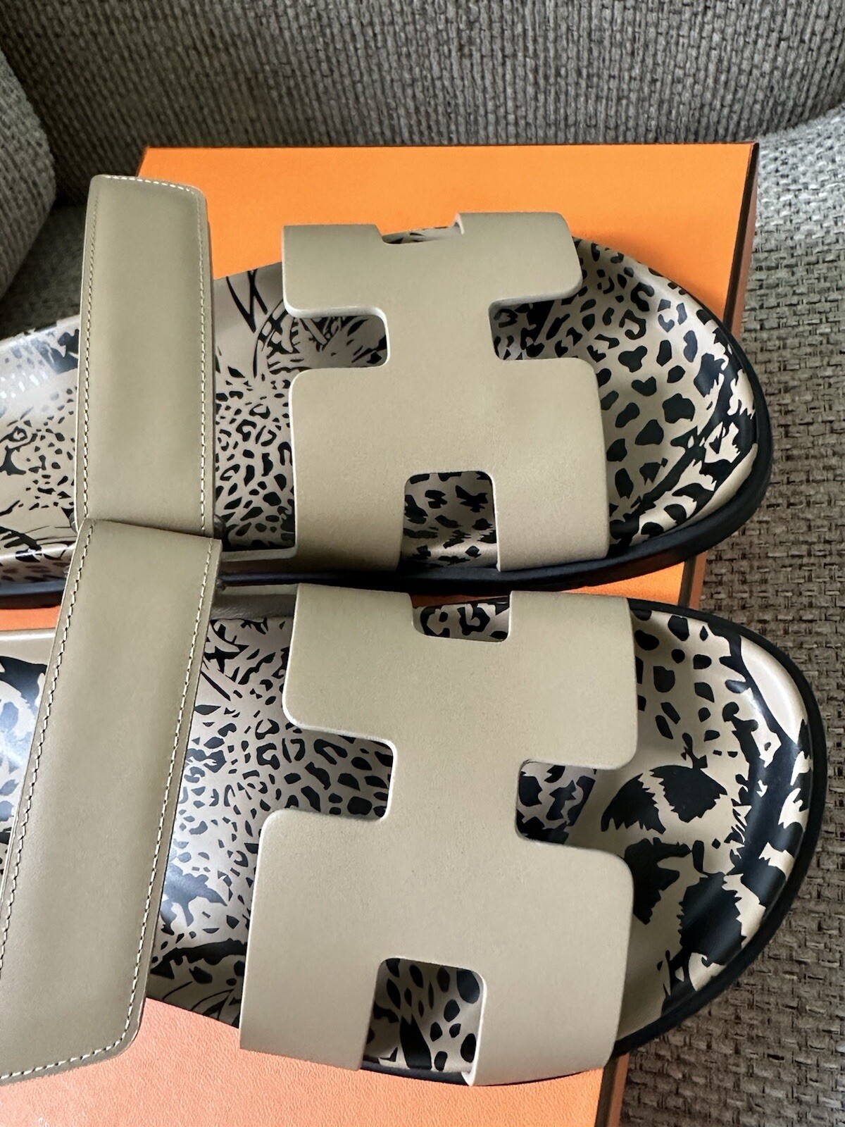 Size 37EU NIB HERMÈS Beige Argile Print Women’s Chypre Sandals image 10