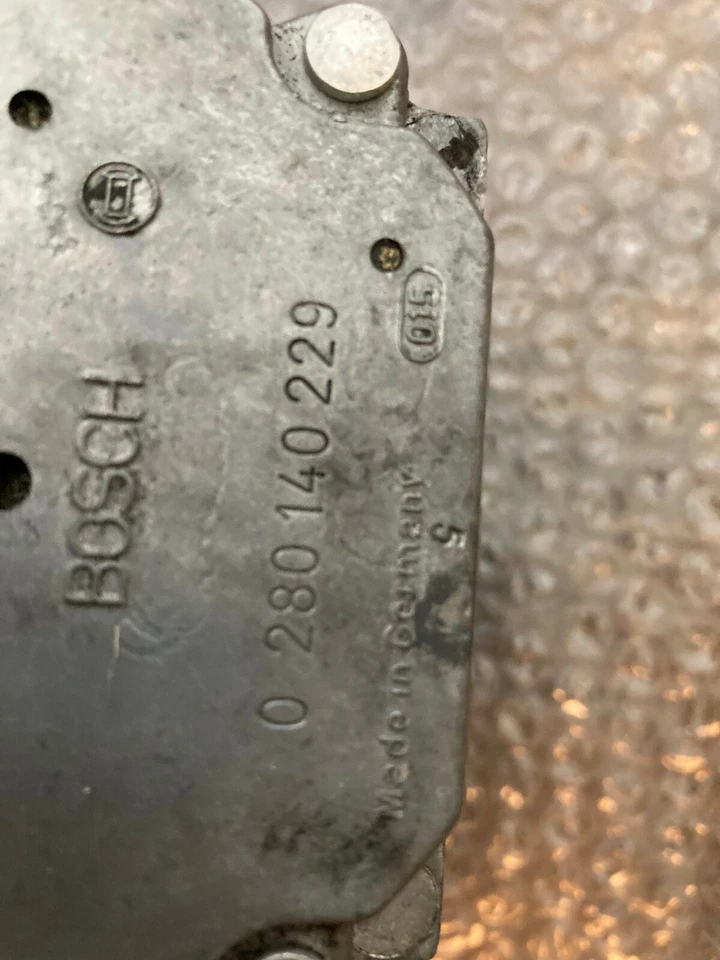 VÁLVULA DE AIRE AUXILIAR FERRARI 308-Gts-328-Gts pieza original. Foto 2 de 4