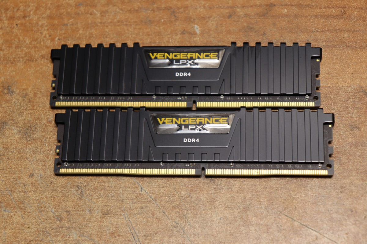 CORSAIR Vengeance LPX 32GB (2 x 16GB) 288-Pin PC RAM DDR4