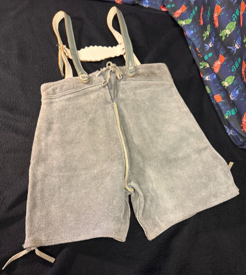  Pantalones de cuero Oktoberfest.  Gamuza Gris Talla Pequeña ☼ Foto 2 de 4