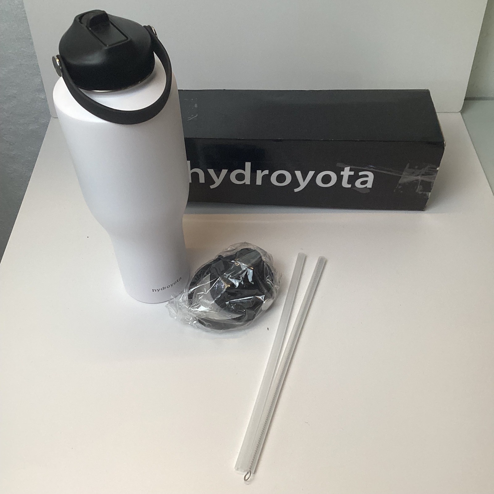 Hydroyota 40 oz Stainless Steel Water Bottle with Spout, Straws, White