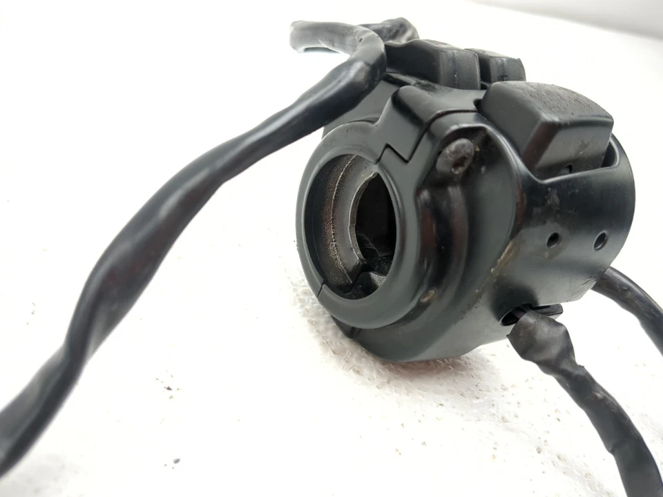 08-17 Harley Davidson Fat Bob FXDF Left Control Headlight Switch W/Turn Signal - Image 4 of 4