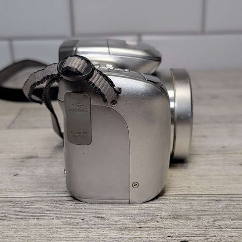 Kodak EasyShare Z612 6.1MP Digital Camera - Silver No Charger - Picture 2 of 14