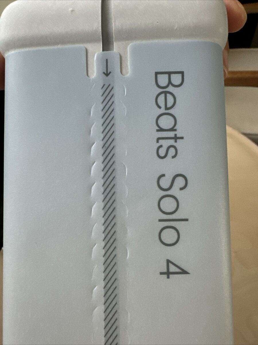 Beats Solo 4 - True Wireless On-Ear Headphones - Slate Blue Beats Solo 4 - True Wireless On-Ear Headphones - Slate Blue