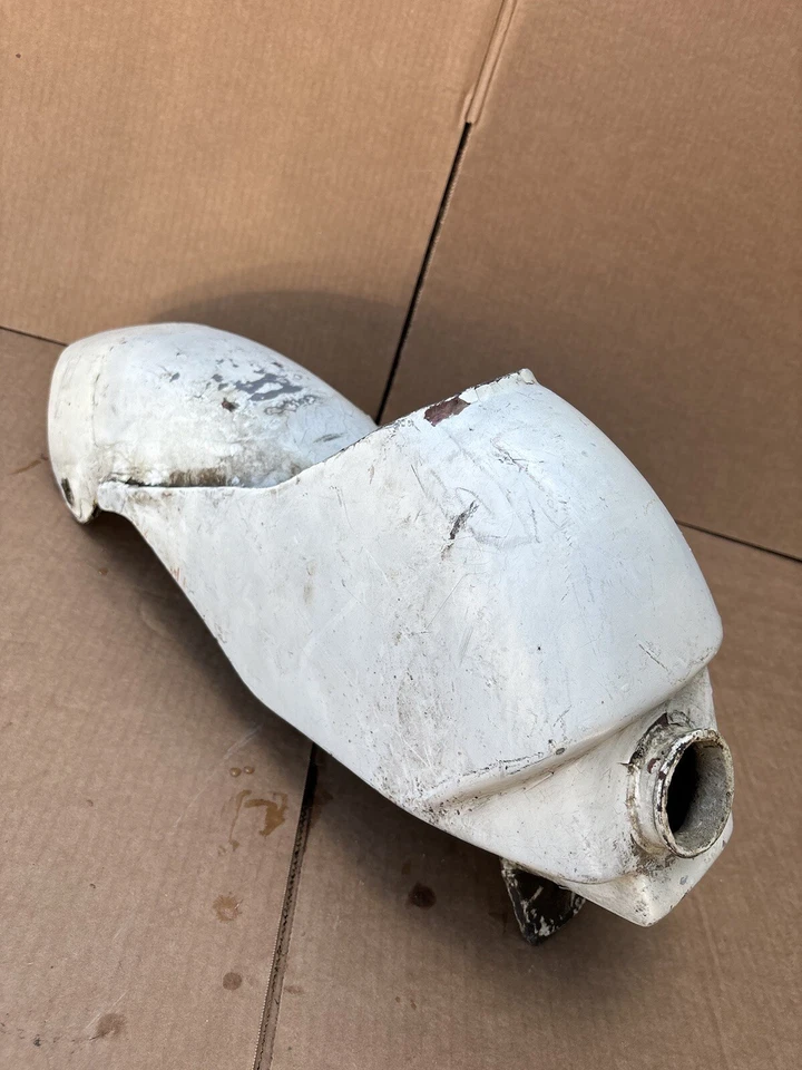 Guardabarros trasero CZ Twin Pipe caja de aire fibra de vidrio Foto 3 de 4