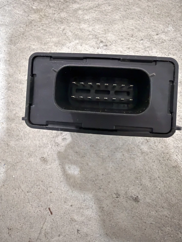 2019 - 2023 Ram 1500 OEM Adaptive Headlamp Control Module 68335875AD - Image 4 of 4