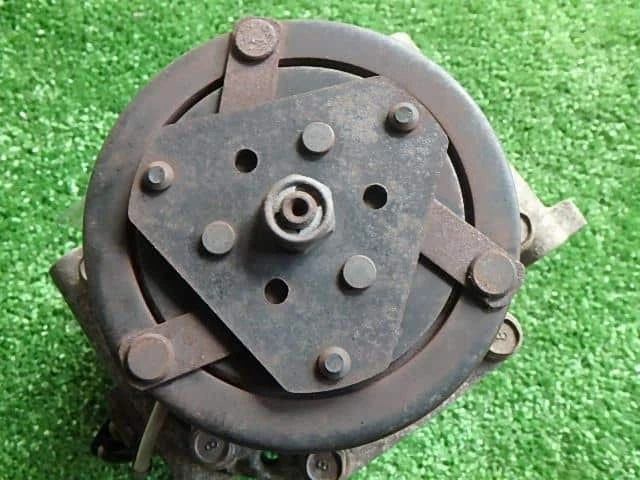 MITSUBISHI Minica 2010 HBD-H47V A/C Compressor MR460140 [Used] [PA107887404] - Image 4 of 4