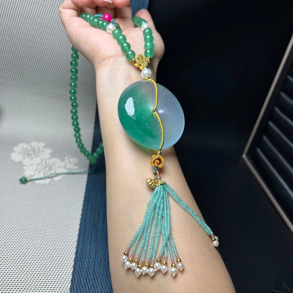 Colgante y collar de jadeíta verde hielo alto natural perfecto real Foto 2 de 4